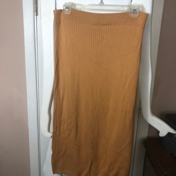 NWT Gianni Bini Skirt XL Madi Sweater Front Slit Midi Tan goldenrod color - Picture 8 of 9